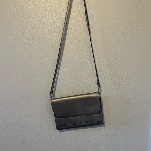 Steel grey metallic Summer & Rose crossbody bag - Picture 5 of 6